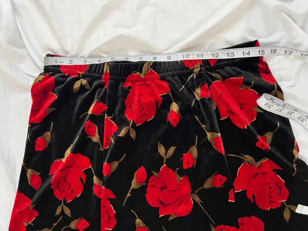 Coldwater Creek Black Velvet Maxi Skirt Red Rose Floral Print Size L Petite - Image 4