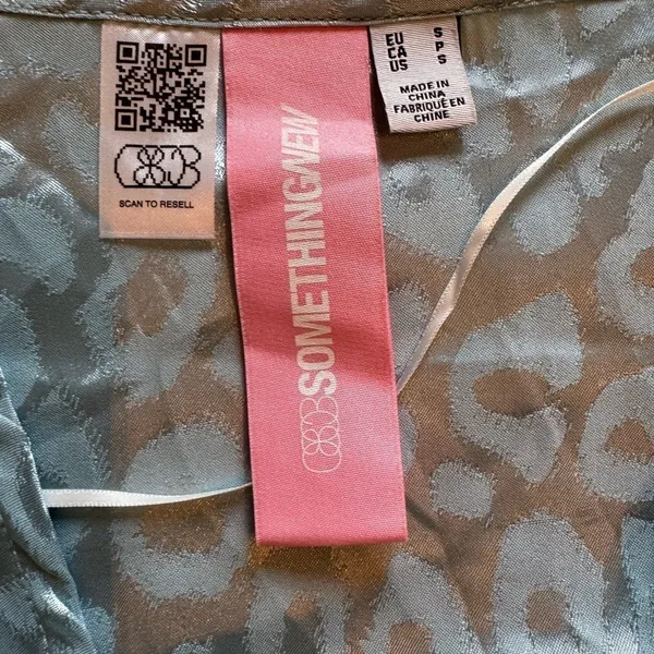 NWT ASOS DESIGN Blue Satin Jacquard Wrap Crop Top Long Sleeve V-Neck Sz S - Image 8