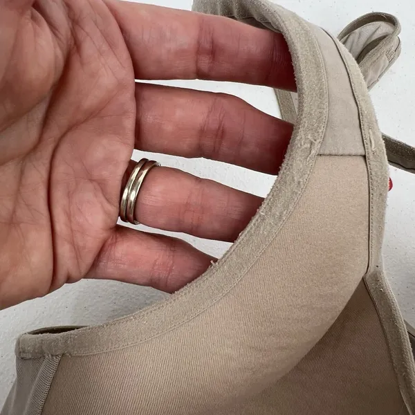 Lululemon Size 4 XS Speed Up Bra High Support for C/D Cup In Crepe Beige Stretch - Image 10