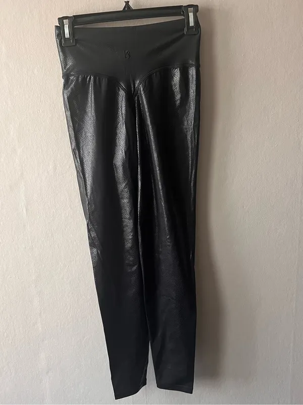 Buff Bunny Black Crossover Leggings Size Medium - Image 5