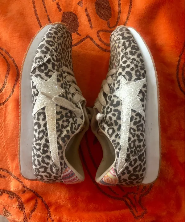 Very G Runner Leopard Sneakers - Image 2