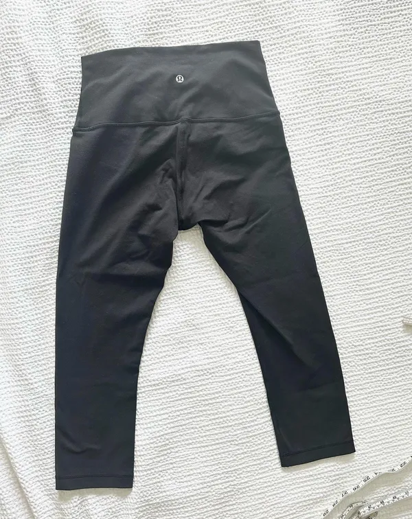 Lululemon high waisted knee length leggings vintage - Image 2