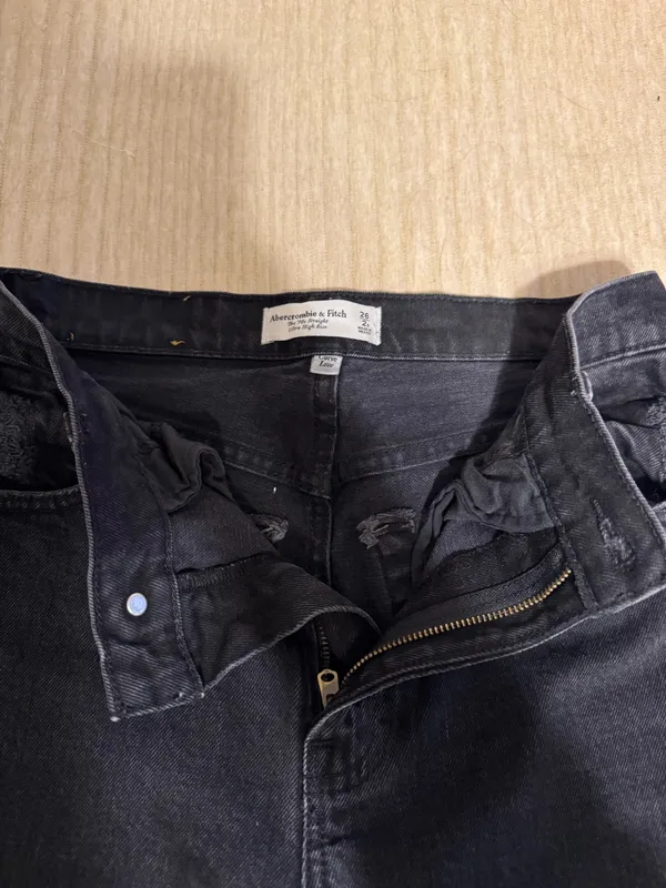 Black Abercrombie Jeans - Image 4