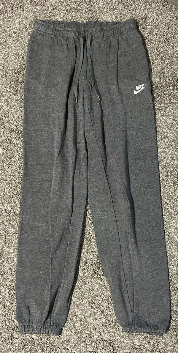 Nike Women’s Sweatpants - Image 4