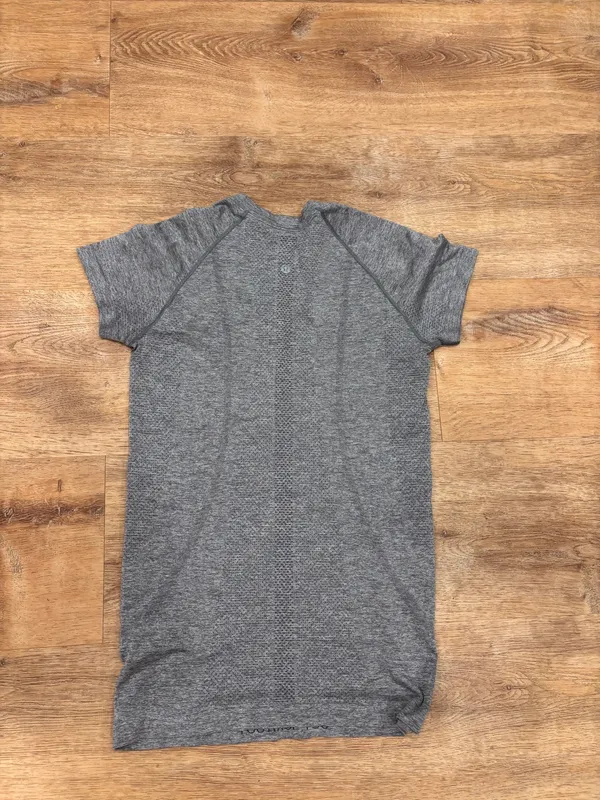 Lululemon Grey Short Sleeve Swiftly Tech - Image 2