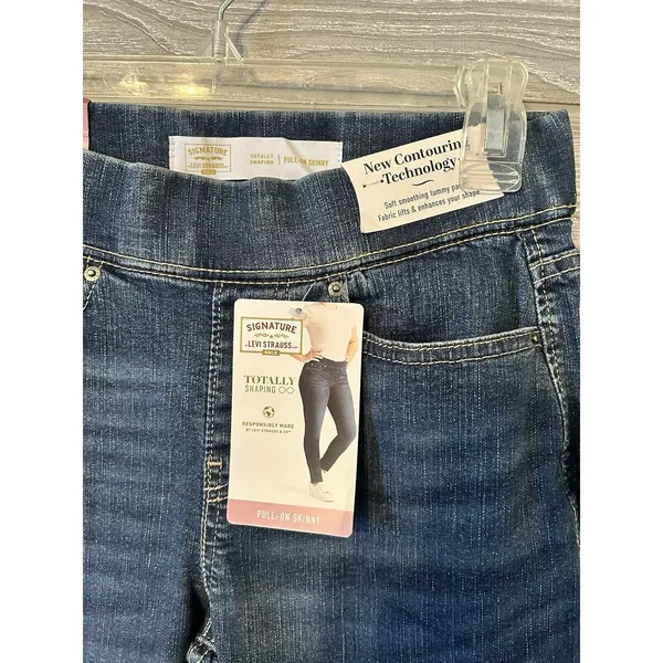 Levi & Strauss Women's Signature Gold Totally Shaping Pull On Skinny 4M 27‎ X 30 - Image 2