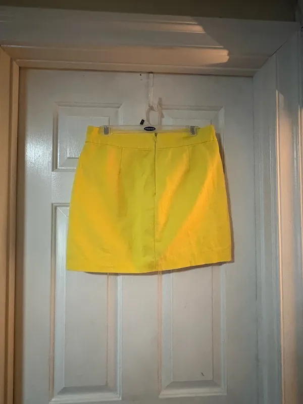 Banana Republic Yellow Skirt - Image 2