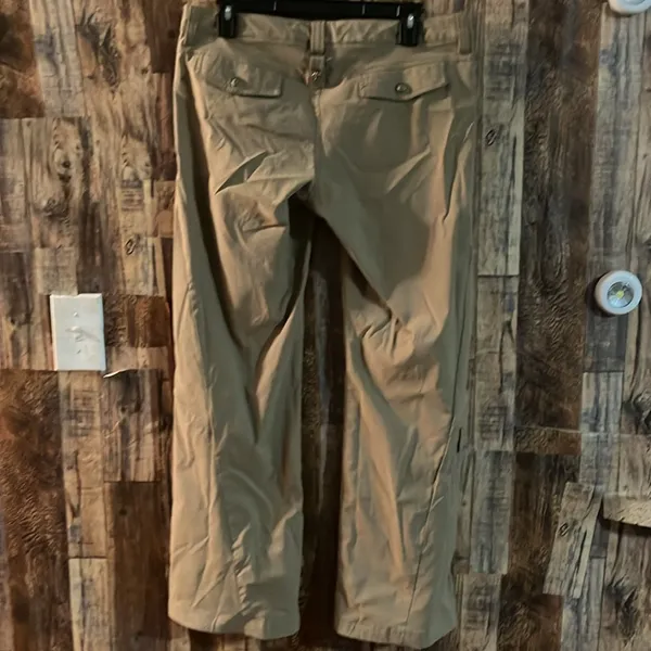 Athleta Dipper Nylon Cargo Hiking Pants Kahki Low Rise Women's Bootcut - Image 5