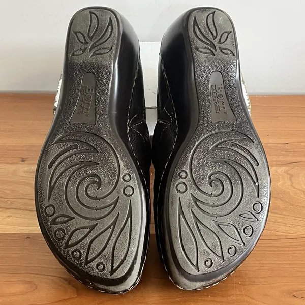 Born Womens Clogs Shoes Leather Upper Browns Size‎ 8/39 Logo Black Soles - Image 8