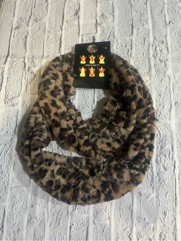 Faux Fur Leopard Print Infinity Scarf‎ - Image 2