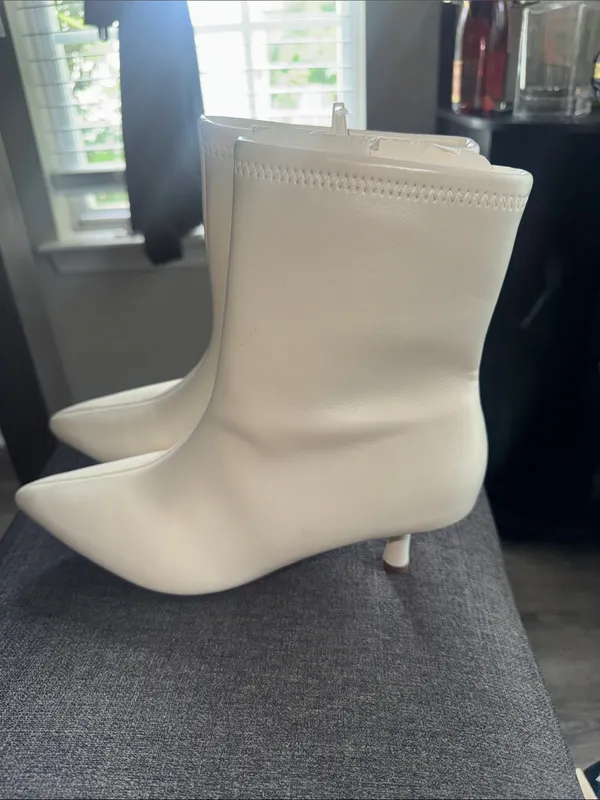 A New Day Women's Lonnie Kitten Heel Stretch Ankle Boots size 8 - WHITE - Image 4