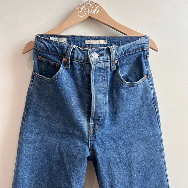 Levi's Premium Ribcage Straight Leg Jeans Medium Wash Button Fly Size 26 - Image 2