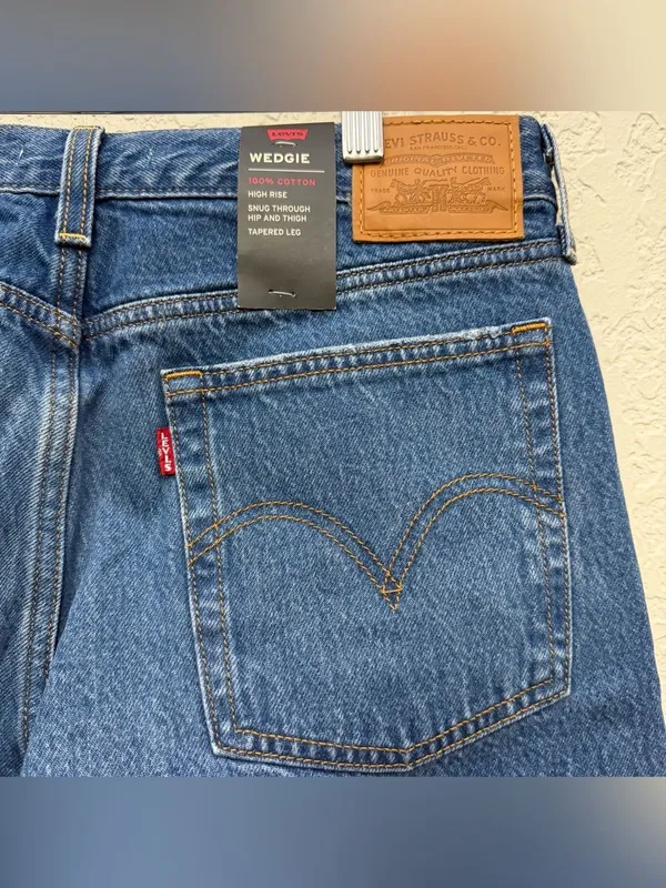 Levi's NEW Wedgie Jeans  - Image 6