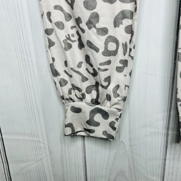 NWT Leo Rosi Womens Animal Print Pajama Sleepwear Set Sz S Gray Long Sleeve - Image 14