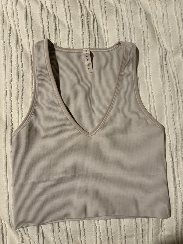 Athleta crop workout tank - Image 4