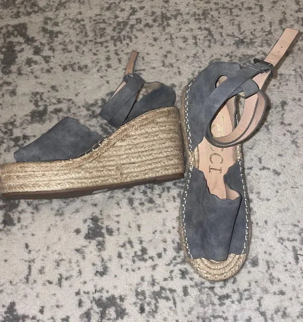 Gucci Grey Espadrille Wedges - Image 2