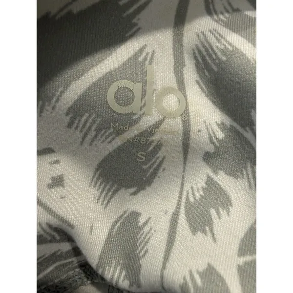 Alo Yoga Women's‎ Palm Springs airbrushed white leggings leaves stripe Sz Small - Image 5