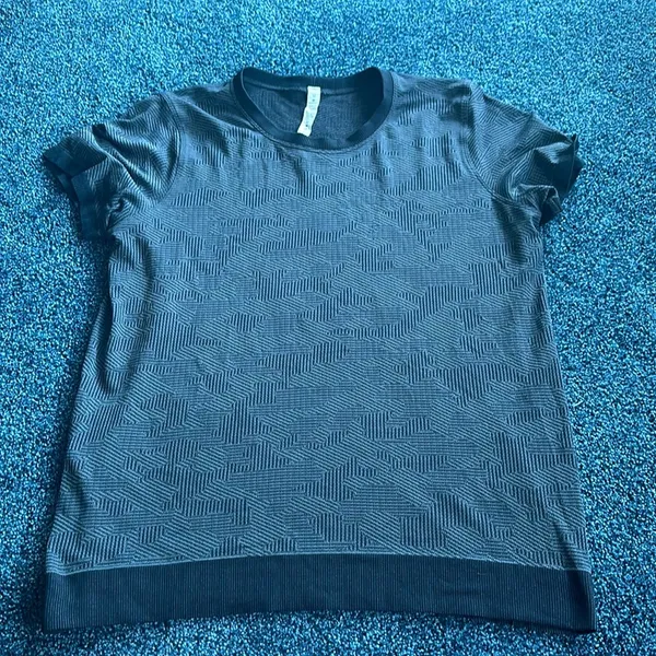 Lululemon Swiftly Breathe Short Sleeve Camo Vented Camo Black / Asphalt Grey - Image 3