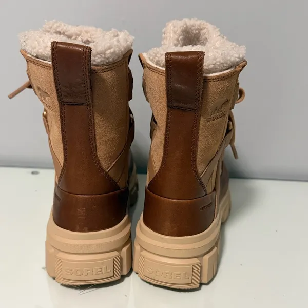 SOREL TÍVOLI Women's Brown and Cream Winter Boots - Image 6