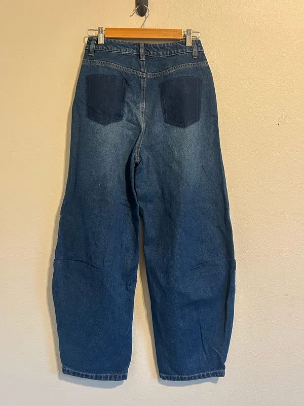 Commence NWT Trendy Mid-Waisted Denim Curved-Leg Pants Small - Image 7