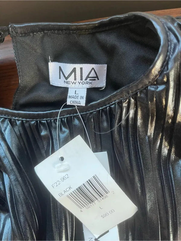MIA Black Sleeveless Pleated Mini Dress - Image 4