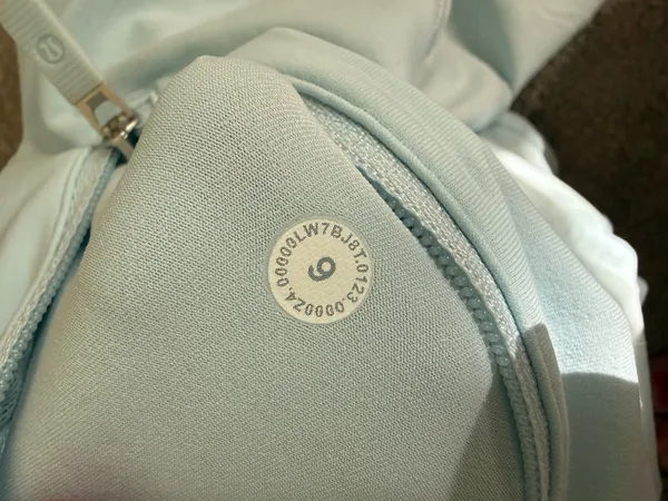 Lululemon Speed Up Shorts 4" - Image 4
