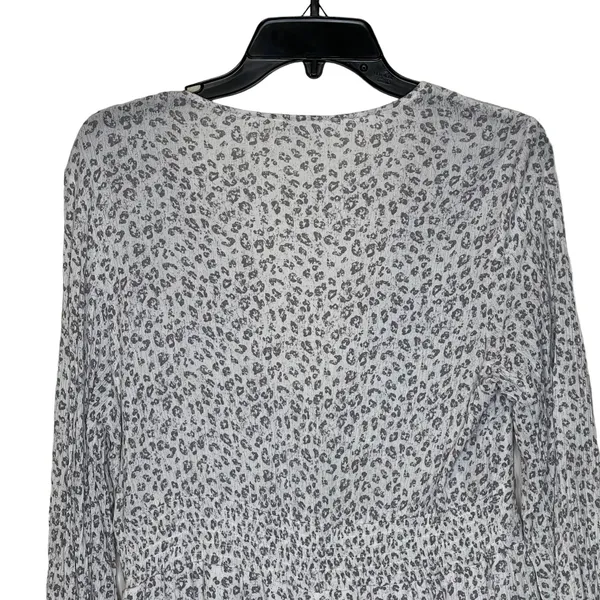 Altar'd State Tunic Top Size Medium Gray Cream Pattern Front Tie Lined‎ Womens - Image 8