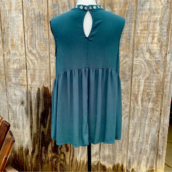Knox Rose Teal Embroidered Sleeveless Babydoll Blouse Size Large - Image 7