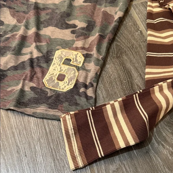 **NEW**Edikted womens Camo Striped Long Sleeve Tee top size small - Image 3