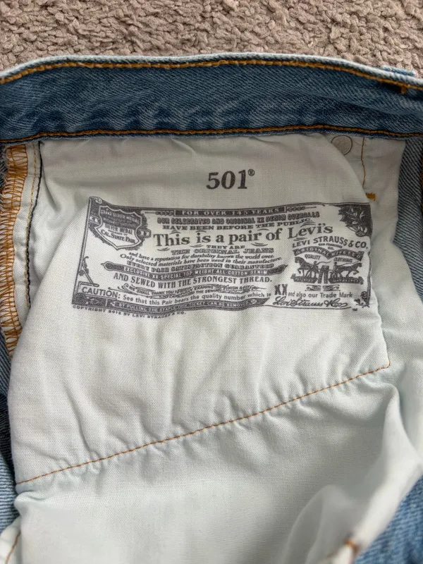 Levi’s 501 Denim Shorts High-Rise Distressed - Image 5