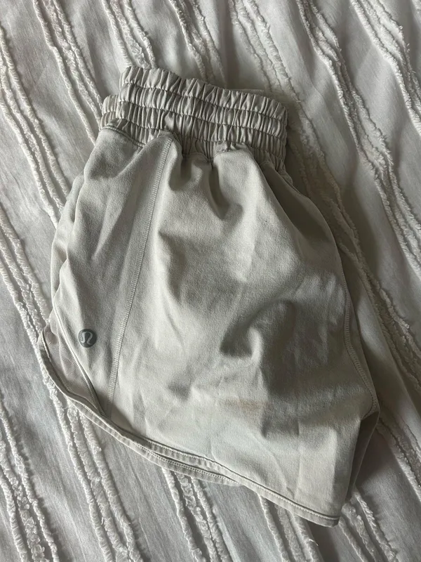 Lululemon Hot Hot Shorts  - Image 3