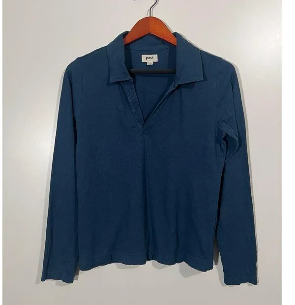 Pact Organic Cotton Long Sleeve Collared V-Neck in Navy Blue Size Medium - Image 2