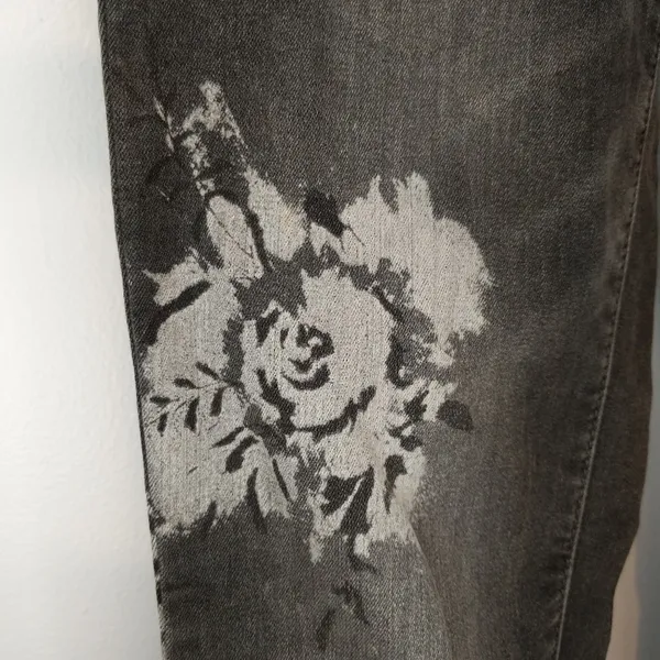 EUC Free People Dark Grey Floral Skinny Jeans - Image 2