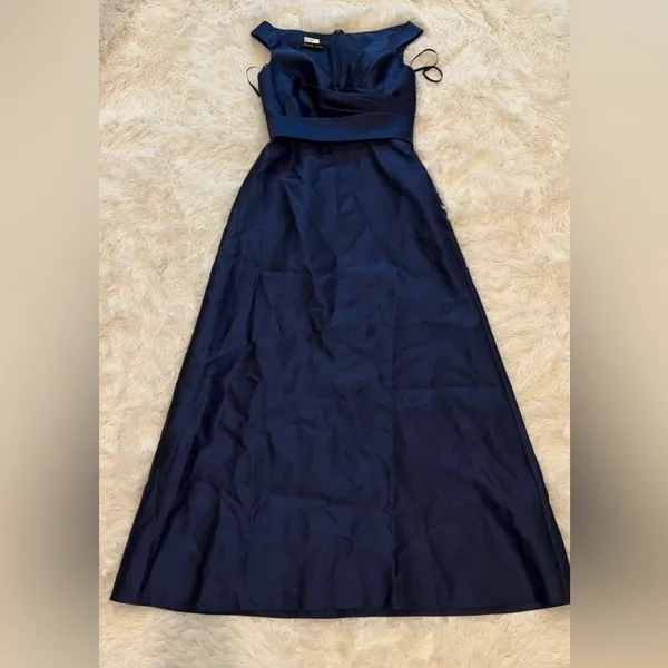 NWOT Alfred Sung Midnight Off the Shoulder Satin Gown Navy D811S 10 R - Image 5
