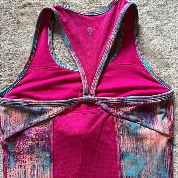 Ivivva Women’s Tank Top Open Back Blue/Pink Built in‎ Bra Size Xs - Image 3