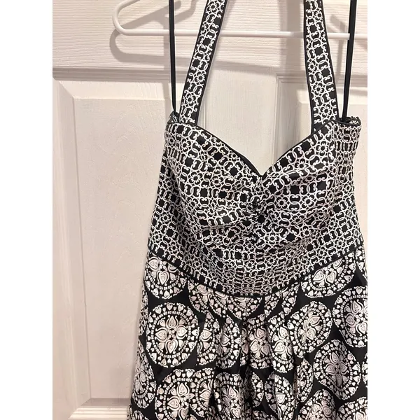 White House‎ Black Market 100% Silk Halter Dress Black White Medallion Print 14 - Image 2