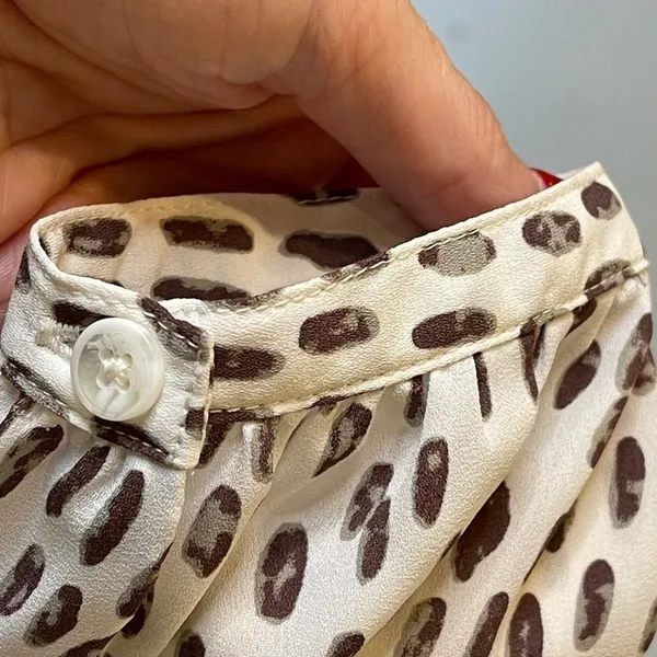 Cabi Black And White Animal Print Faux Wrap Long Sleeve Blouse‎ Size S - Image 7