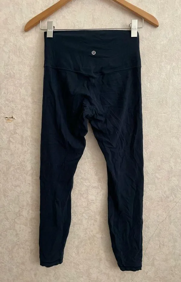 Lululemon women's size 6 blue athletic leggings - Image 5