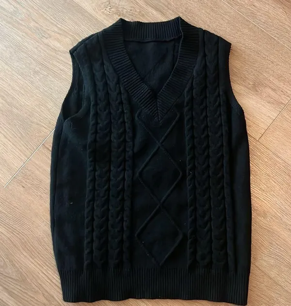 Black cable vest Size M - Image 3