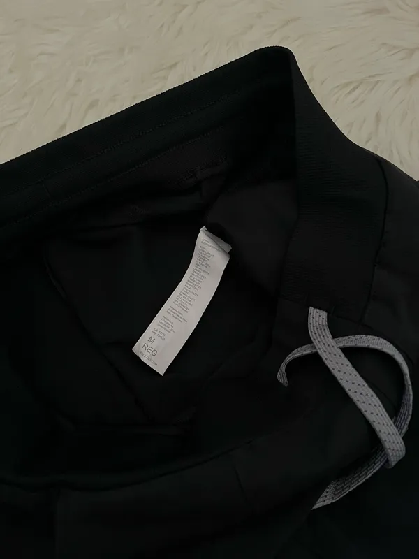 Fabletics Women’s Black Scrub Jogger Pants Size Medium  - Image 3