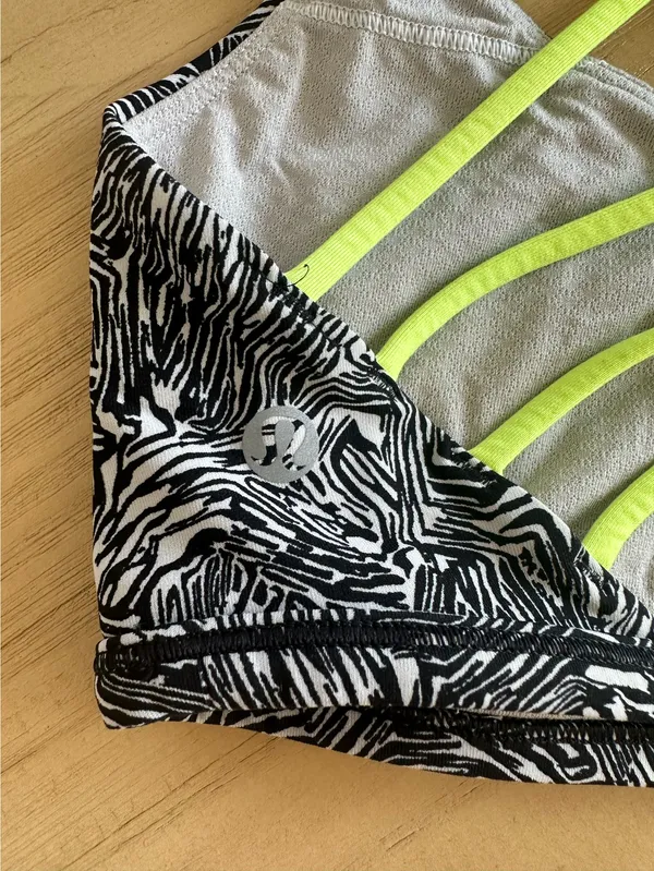 Lululemon Free to Be Bra Wild *Light Support, A/B Cup - Speckle Trail Black Multi / Highlight Yellow 6 - Image 3