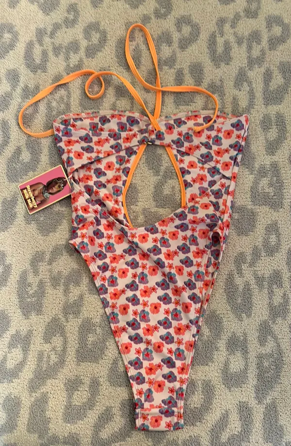 Strawberry Milkmob One Piece Size XS - Image 2