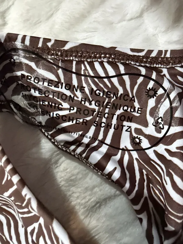 Kins By Carter Safari Barbie 2 Piece Swimsuit Set Size M. - Image 3