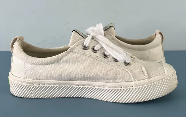 Cariuma OCA Low Off-White Canvas Lace Up Sneakers - Image 5