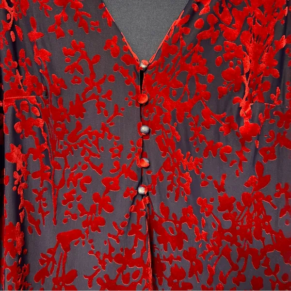 Vici blue and red floral velvet boho bell sleeve blouse size large - Image 4