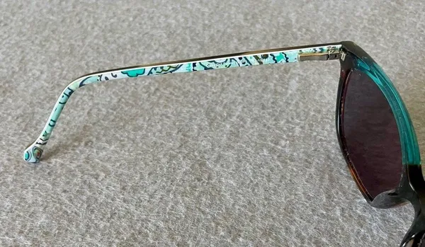Vera Bradley Sunglasses with Clamshell Case – Frames Only - Size 53-14-140 - Image 4