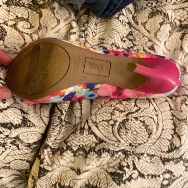 Fiona floral heels size 6.5 - Image 4