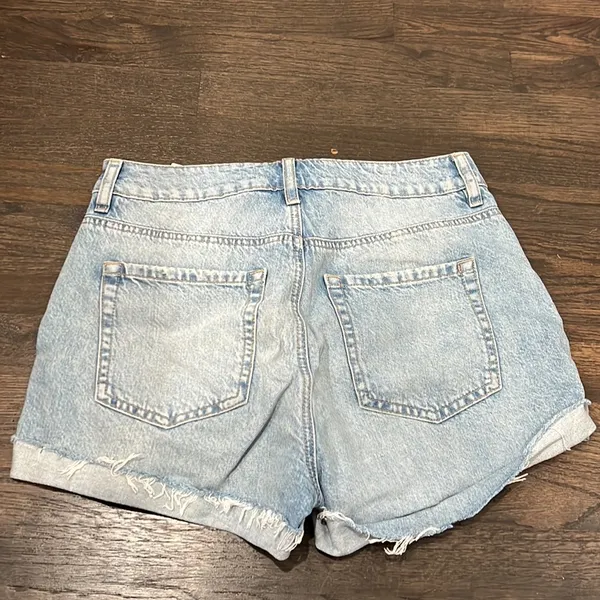 Garage denim mom shorts size 5/27 - Image 3