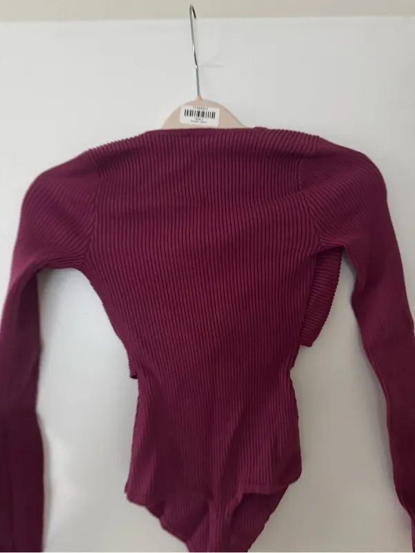 Abercrombie & Fitch Maroon Ribbed Long-Sleeve Sweater Bodysuit - Image 12
