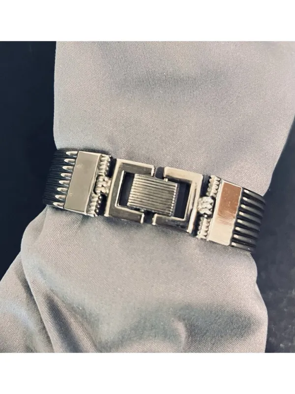 VINTAGE Afterthoughts Quartz Women’s Watch Silver tone with new battery - Image 6